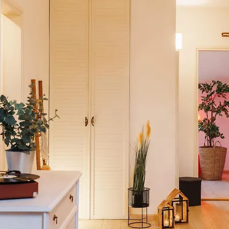 Pintrst-penthouse Old Town Renovated Apartment *